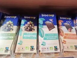 120-biocoop-lunel-magasin-bio-chocolat-epicerie-accessible-equitable.webp